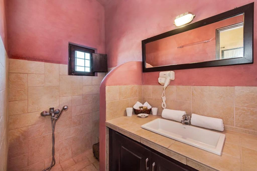 אויה Ramni House: Private Villa With Pool By The Sea מראה חיצוני תמונה